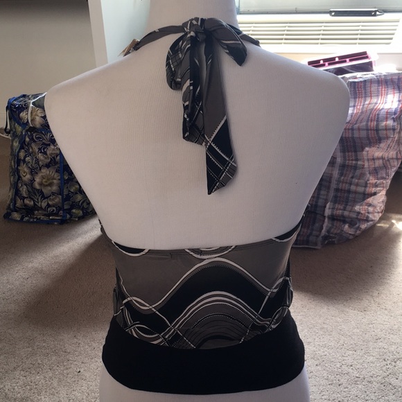 Pretty BLk Gry & Wht Halter Top - Picture 4 of 4